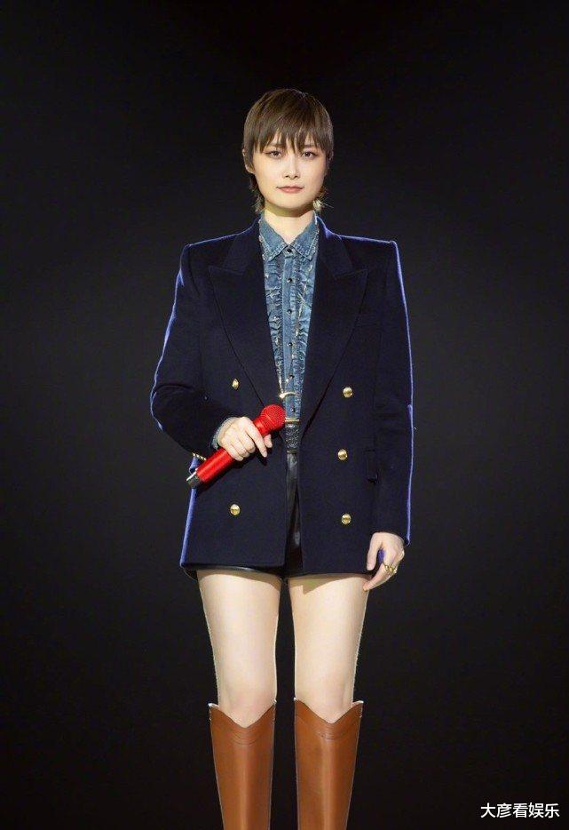 李宇春@歌手出道的她多次参加春晚，粉丝数少却站“618晚会”C位