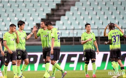 |3-0！卫冕冠军终于爆发！46岁前中超名帅又输了，再创2大耻辱纪录