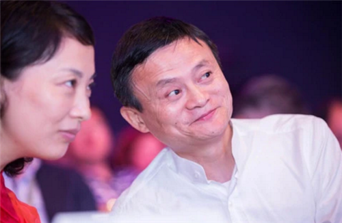 阿里巴巴|20年前，马云曾对一位女员工承诺，做满10年就分红2亿，现今如何