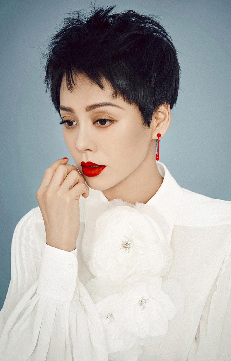 护肤品|宁静在节目中送每个人价值万元面霜，70后的她护肤品都用的什么？