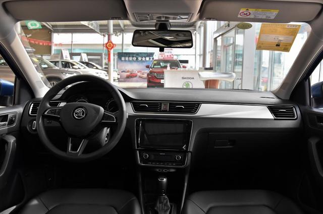 大众汽车|又一大众轿车“售价跳水”，1.5动力油耗5升，落地6万看啥新捷达