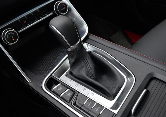 【起亚汽车】销量稳步上升的吉利缤瑞，外观固然抢眼，其它方面表现如何？