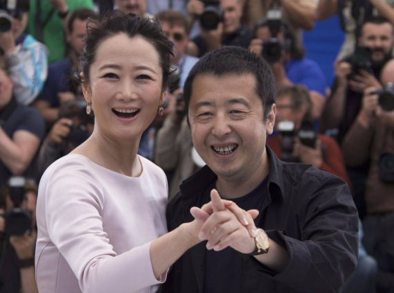 张碧晨|她为了不变老，坚持20年不吃晚饭不生子，如今42岁老得像62岁?！