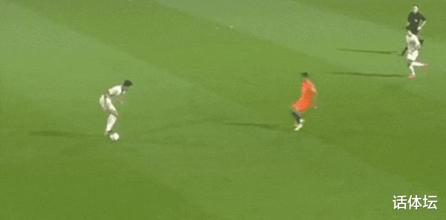 佩莱|中超现1奇景！23公分的最萌身高差：意外成最佳组合太罕见！