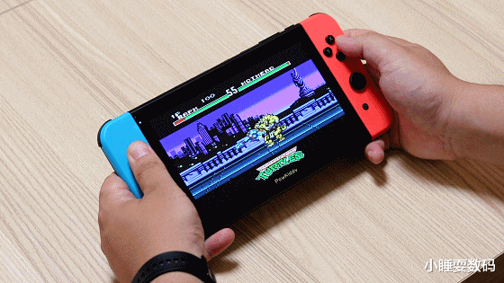 京东|国产掌上游戏机体验，Switch造型加7寸IPS屏幕，内置多种模拟器