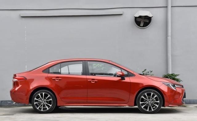 丰田雷凌■开完大众朗逸,再开丰田雷凌,车主:想说句心里话!