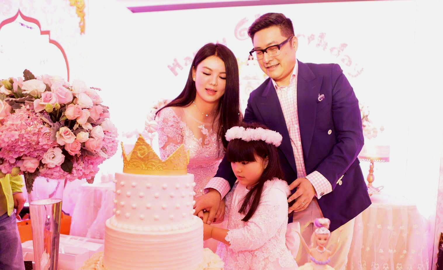 王岳伦|王岳伦和年轻美女更多照片流出，李湘也更新动态，直接发了一条狗