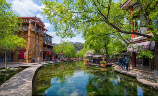 丽江|中国又一景点被吐槽,游客:别说吃饭,就是厕所都上不起