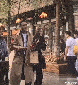 Angelababy■baby复工生图堪比大片，回眸一笑迷倒众生，脸蛋肉肉的胖了许多