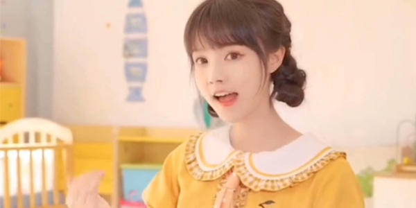 饭思思|千万网红只是“声卡战士”?饭思思线下唱歌被喷,句句都破音