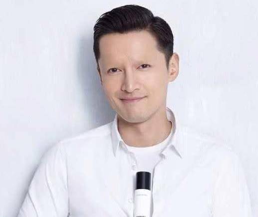 『男神』当男明星剃了眉毛后，最后一个颜值依旧在线