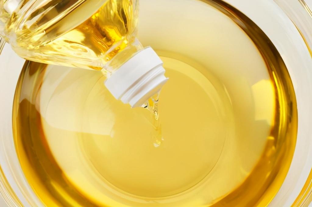 肝脏|38岁男子腹痛入院，肝癌离世，提醒：2种食物经常吃，伤肝更要命