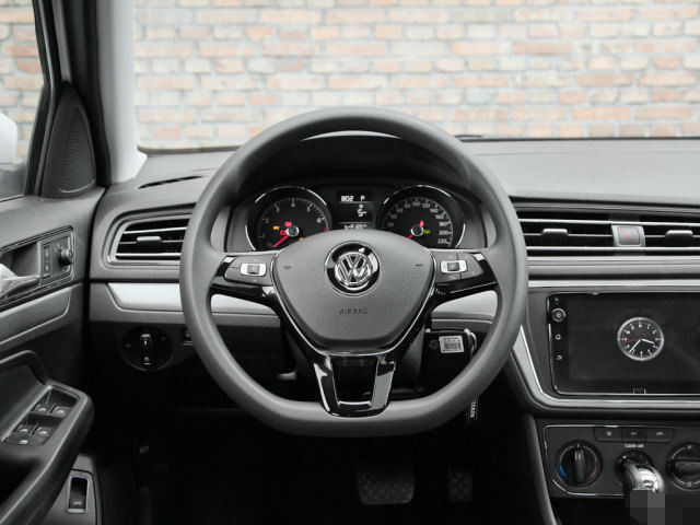 『大众朗逸』最牛\中国特供车\，标配石英钟，年卖517192台，不到8万