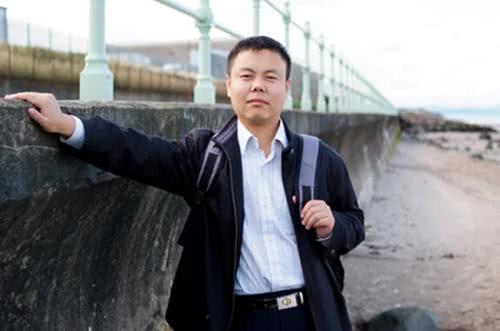 #清华大学#清华教授的月薪是多少?看到具体的数字,网友:我没眼花吧!