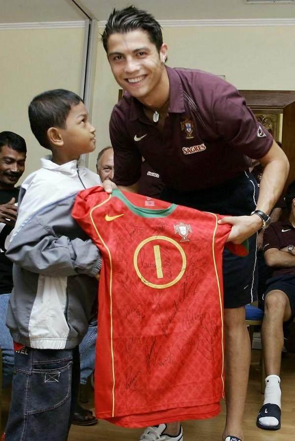 【C罗】海啸幸存者成C罗养子，16年过去了，马图尼斯现状怎么样？