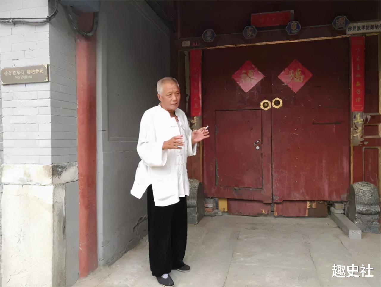 三轮车|他是爱新觉罗后裔,自称王爷蹬了38年三轮车,一小时150不议价