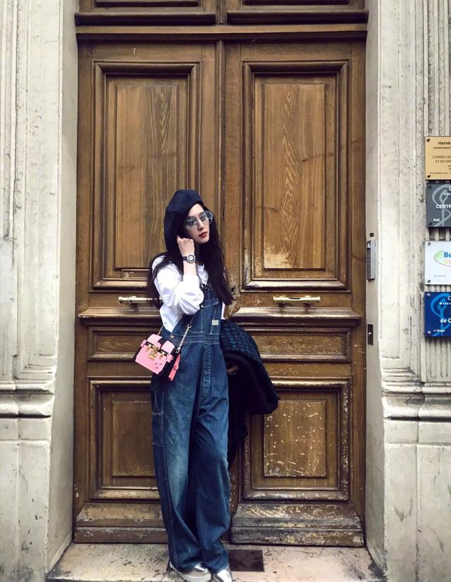 【穿衣搭配】范冰冰现身国外还“作妖”！穿一身黑扎奶奶灰高马尾，还挺撩人的