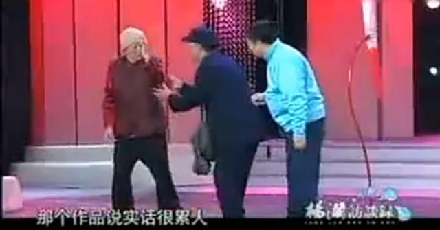 『宋丹丹』2008年春晚，赵本山宋丹丹后台拥抱痛哭：如果不是我俩，早就砸了