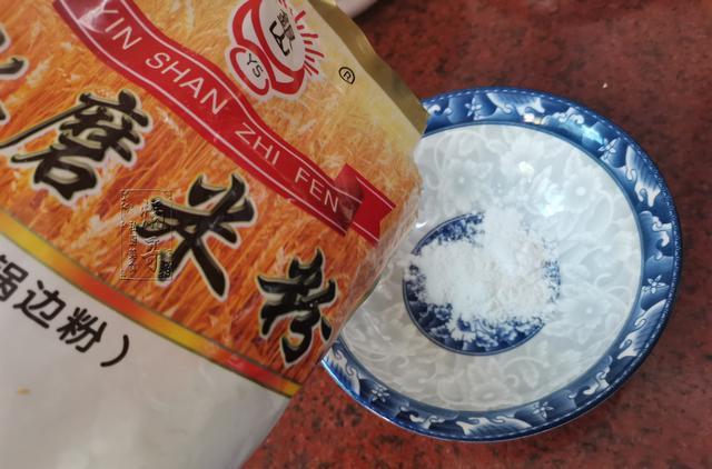 米粉|冬天,此菜正当季,常做给家人吃,锌含量比猪肝多,煎饼吃特香!