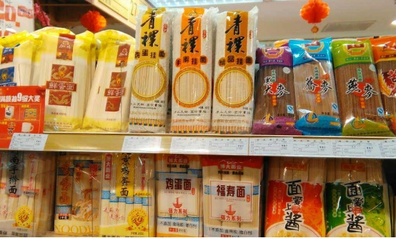 「面条」爱吃面条的留意了，看见“这3种”扭头就走，员工：从不给家人吃