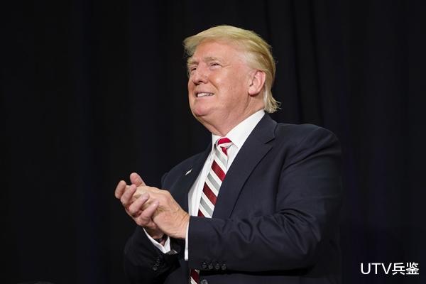 刘亦菲|黑人骑自行车被警察枪杀，警察称违反交通规则，抗议者：罪不至死