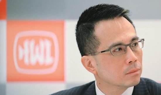 父亲曾年赚2000万，他买一辆豪车就花半个亿，父亲公司现亏损15亿