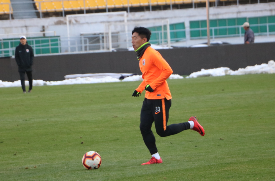 「山东鲁能」鲁能进攻升级,首发或换4人,泰安籍球员反戈旧主,曾留洋挪超