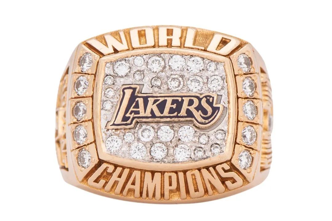 「李荣浩」战靴、战袍、戒指!科比的珍品被悉数拍卖!致敬传奇