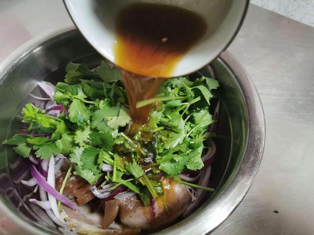 「下酒菜」老一辈人最爱的“下酒菜”，如今很少有人知道，吃过的50岁以上