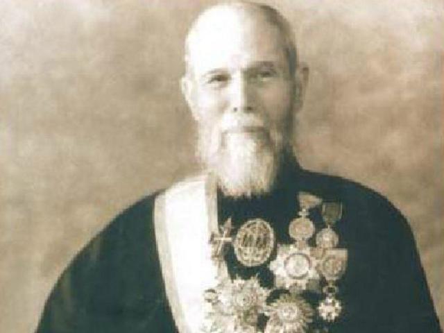 #何鸿燊#靠着为战时日本军走私发家的“赌王”何鸿燊也值得你们惋惜？