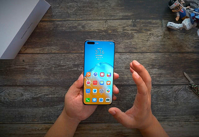 「华为p40」新机正式开售！华为P40却一夜跌至新低价，看来要让路了