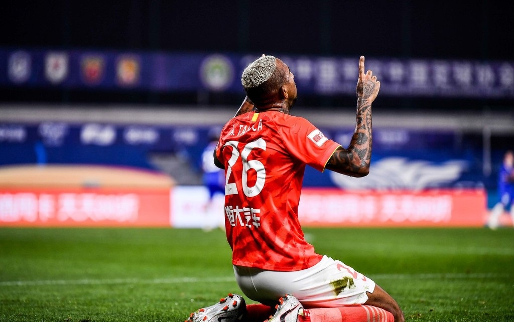 广州恒大|恒大球员赛后评分：艾克森7.3分，塔利斯卡8.2分，此人全场最高！