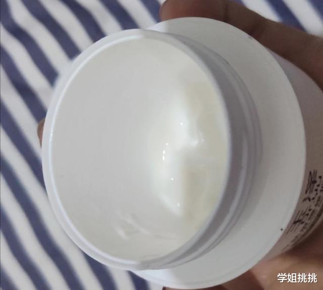 护肤品@好用到飙泪的平价护肤品，超市货架上就有，可惜很多人不在意