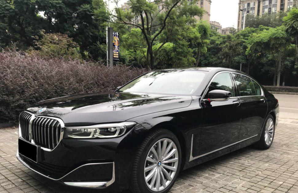 「宝马3系」开了宝马7系，93万又提奥迪A8，车主：它俩差距不明显