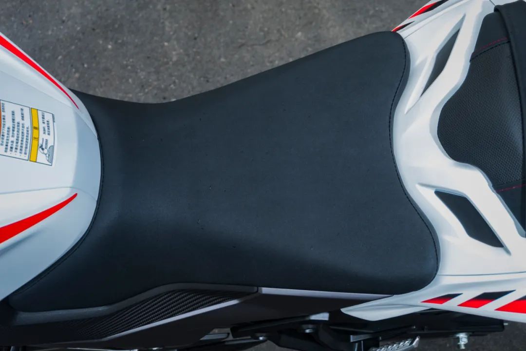 「动力」岂止工艺：豪爵DR300开箱日志，一款世界级水准的街车