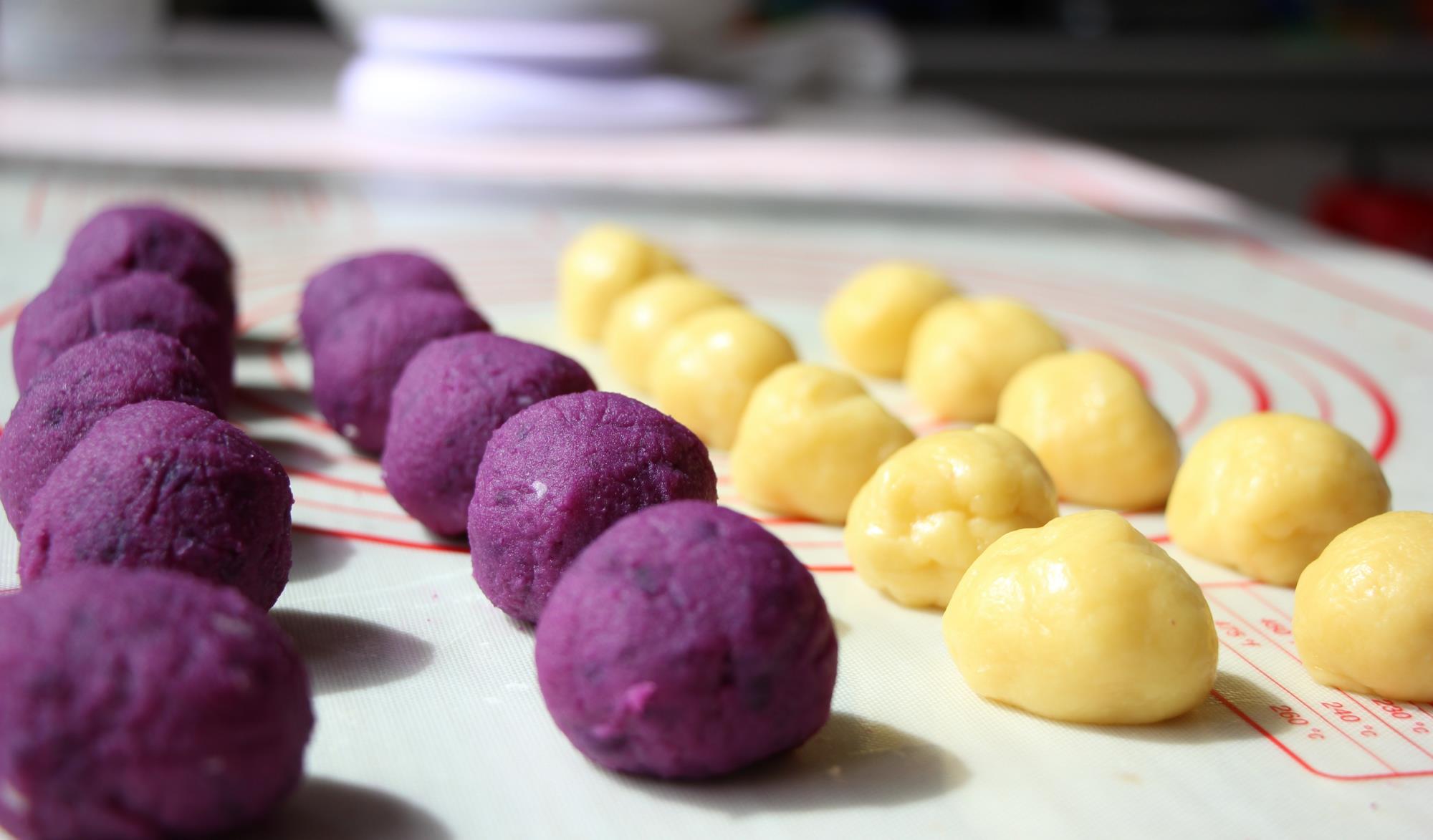 [芝士]五一假期教你做网红仙豆糕，一口平底锅就能搞定，香甜软糯还拉丝