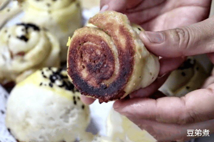 葡萄|立秋后,遇到此果要多吃,3块钱1斤,补钙补铁,蒸一蒸香甜又松软