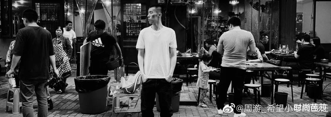 周游|这位士力架广告里走出的男孩，成了电影里的“野马”