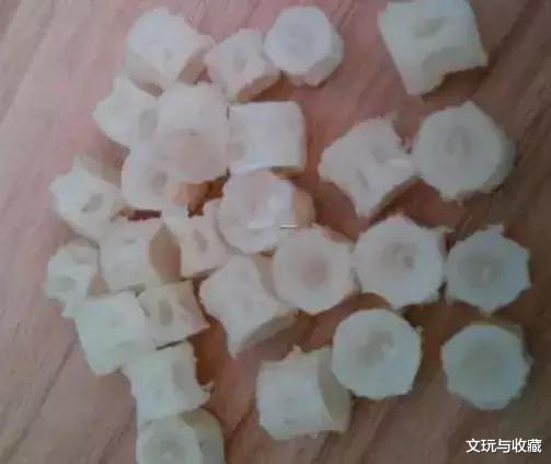 「蓝调」吃剩下的鱼骨可以DIY成手串，文玩爱好者可以试试