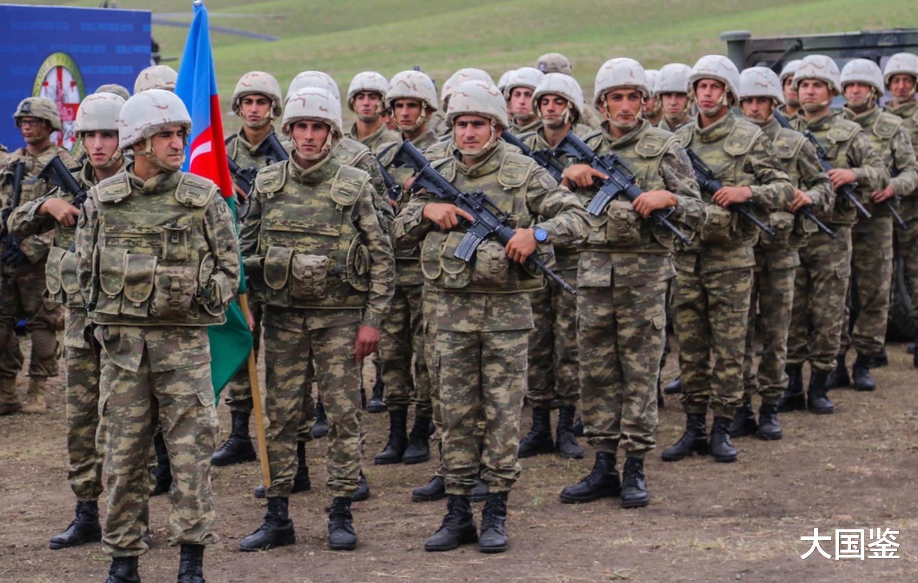 亞美尼亞喪失戰鬥意志，大批士兵舉手投降，俄軍警告：立即放人-圖2