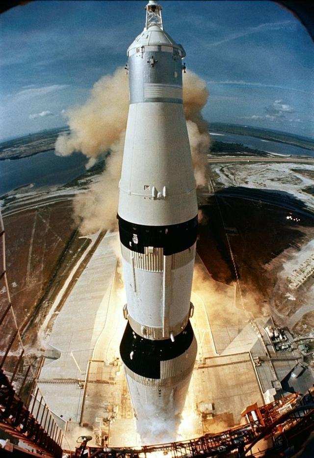 土星|土星五号强到什么程度？现役最强火箭的运载能力不足它一半！