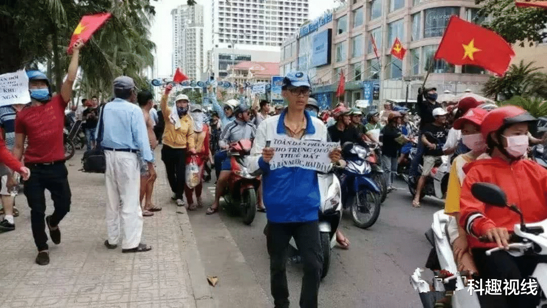 华为@听美国怂恿禁止华为，却没得到一点好处，如今对中国出口暴跌80%