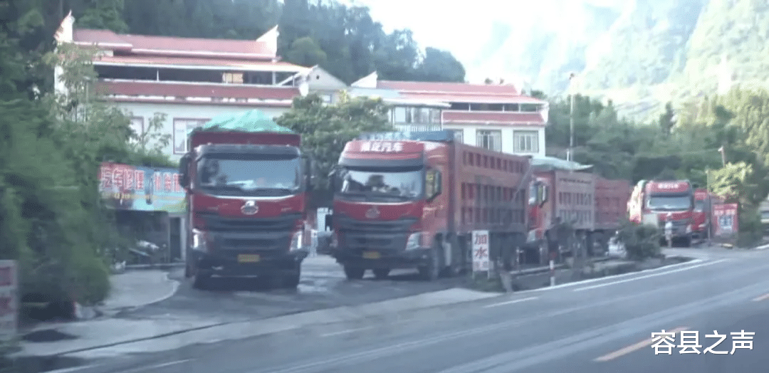 容县之声|广西40辆“百吨王”顶风作案， 与执法人员“躲猫猫”