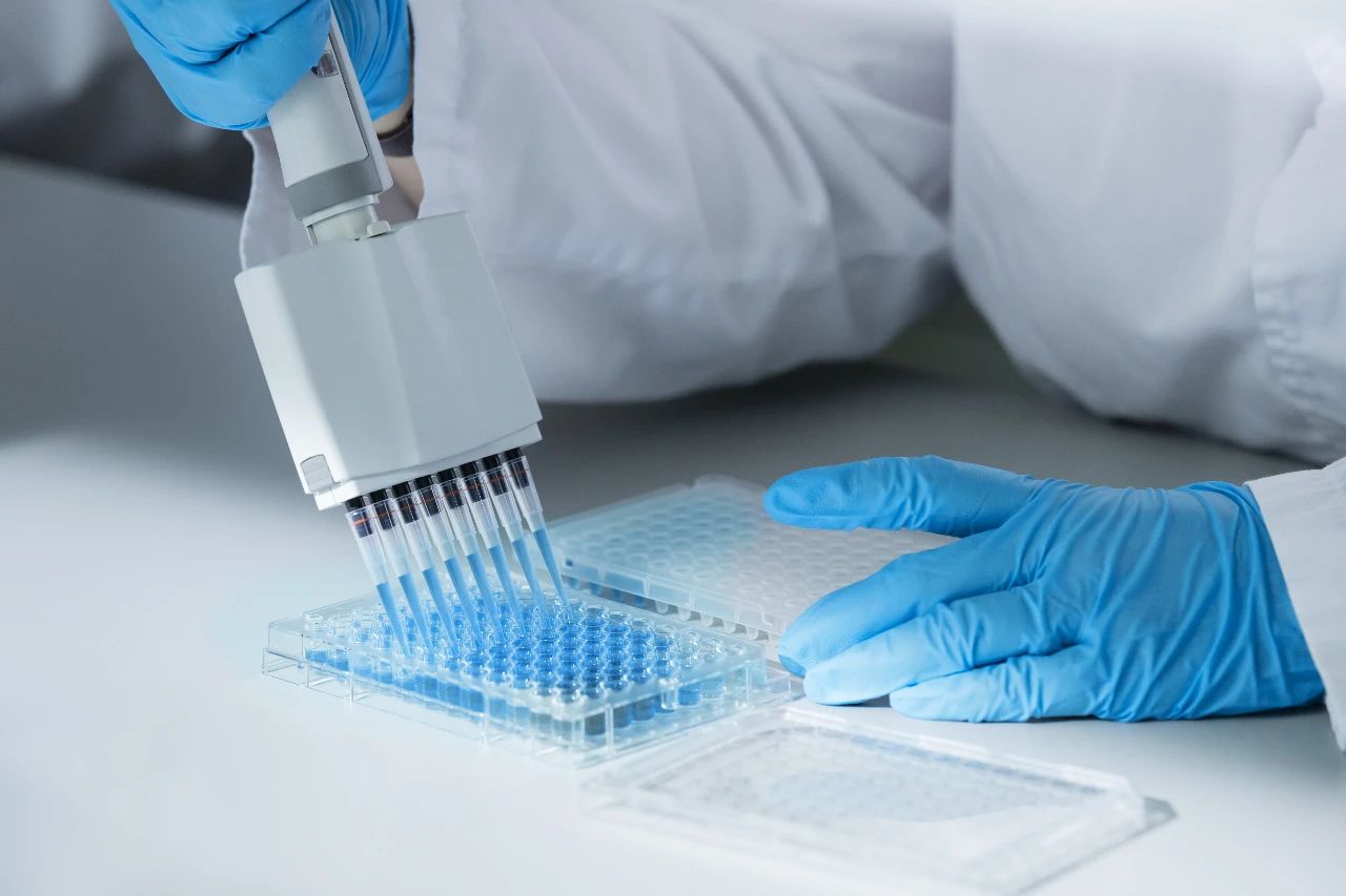 『抗体』中国团队发现阻断新冠病毒感染的方法,跟高血压有关?