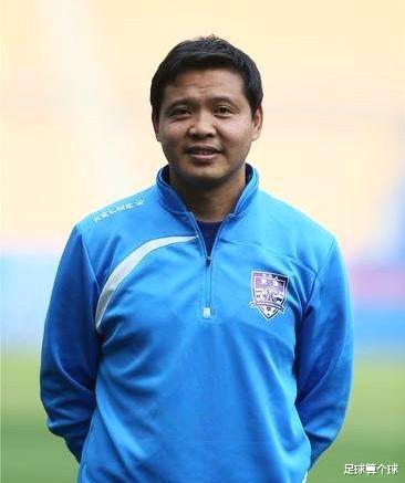 「张效瑞」国足最有希望的技术性天才，在国足训练中玩花话，被某大佬铲废了