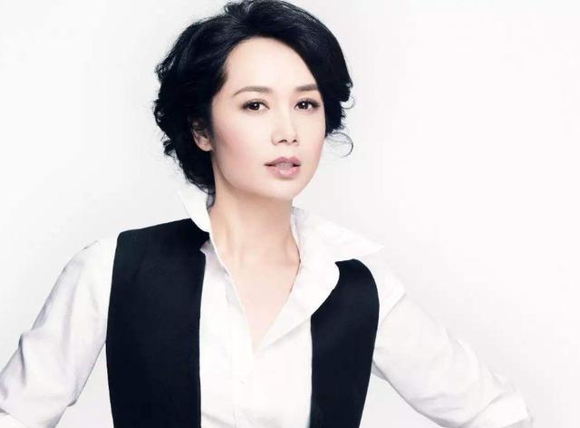 蒋雯丽|蒋雯丽将外甥女捧成影后，却对儿子只字不提，儿子曝光后终于明白