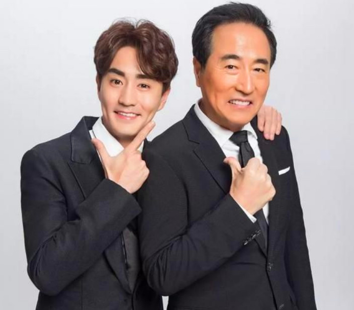 『黄磊』这8组明其实是父子关系，黄磊的父亲还是国家一级演员