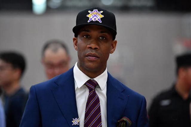 『杨毅』马布里爱将被罚，杨毅质疑被打脸！CBA官方强势回应，这处罚有理有据