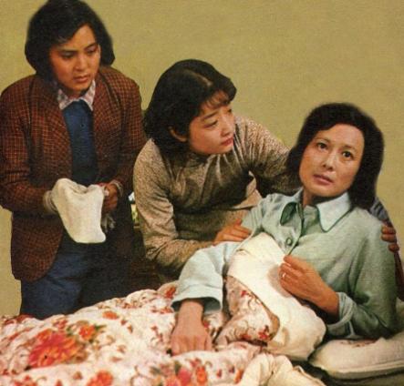 |“乌鸡国王后”向梅，因太美没戏拍，嫁上影厂长，老了红遍全国