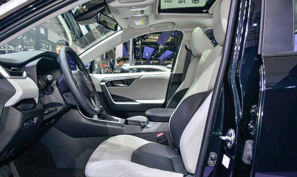 丰田威兰达|又一款丰田被热捧，颜值比CRV高，满油1100km，30天卖出9841台